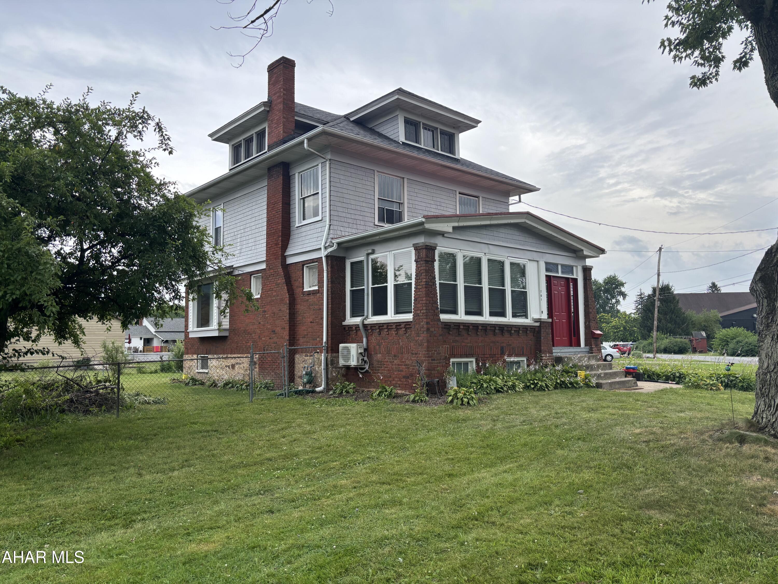 Great neighborhood-close to everything! Classic 2.5 story brick in move in condition.  Nice flat fenced in yard, super nice enclosed ,heated porch.  A well cared for 4 BR, 1.5 BA.
Be sure to check this one out.