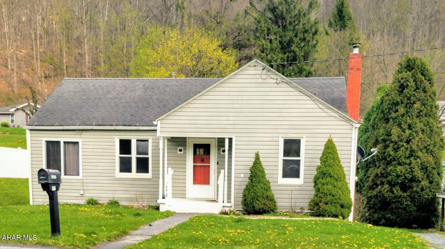 Light, bright, and spacious, this charming ranch-style home is ready for its next tenant! Conveniently located just about 2 miles from town, with restaurants, schools, shopping, and everyday conveniences nearby, this home offers both comfort and convenience.

Featuring 3 bedrooms and 1 full bath, the home has been well maintained and is move-in ready. Recent updates include a water heater replaced in 2021, electrical updates completed in August 2023, and fresh paint and trim throughout the upper level.

The spacious basement provides additional storage and has walk-out access to a beautiful backyard with mature fruit and walnut trees. Major appliances are included, and off-street parking allows for easy access in and out.

Schedule your tour today!