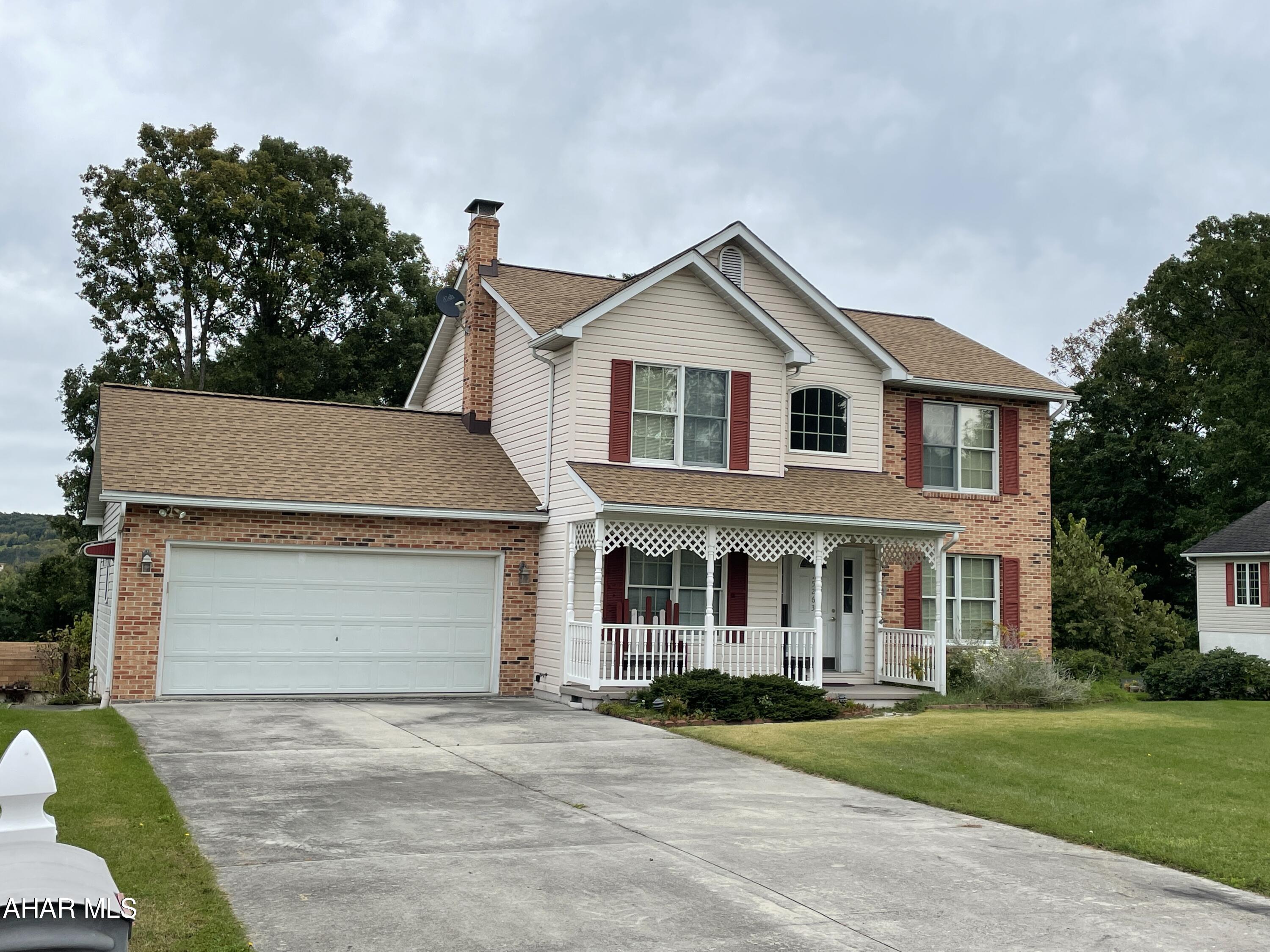 Lakewood Manor - Residential