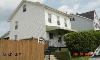 Double fenced lot, off street parking.