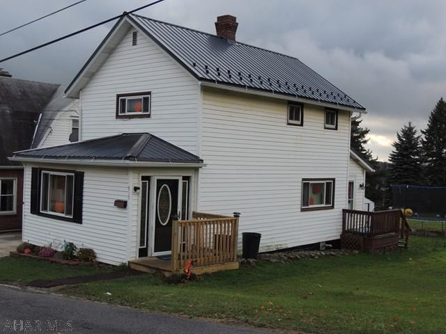Great 2 story 2 bedroom starter  home in Gallitzin. 1st floor laundry/ mudroom. front room is used as a child's toy room but would make a great office area. This home has a newer metal roof