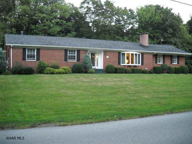 Beautiful ranch brick house in a lovely secluded area! Newly remodeled kitchen, family room & bathrooms make this a must see! 2 car attached garage. Natural gas furnace/hot water is also new! 2 large stone gas fireplaces will make those winter nights cozy.