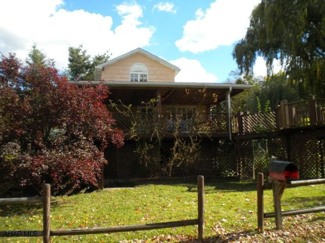Possible freeze damage-sold AS IS needs work. Make offers on www.hudhomestore.com