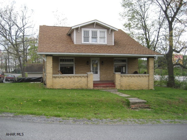 Brick 1.5 Story 3 Bedrooms 3 Bathrooms one car detached garage. new well. Tenant occupied renting for 600.00 per month on a month to month