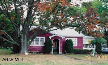 3 BR ranch on 1 acre lot.
