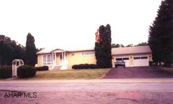 GREENWOOD - FROM E. PLEASANT  VALLEY BLVD, TURN ONTO LIBERTY STREET.  IMMACULATE HOME FEATURING C/A, LARGE LOT AND LARGE 2 CAR GARAGE.  ALL APPLIANCES INCLUDED.  MANY POSSIBILITIES FOR FUTURE EXPANSION.