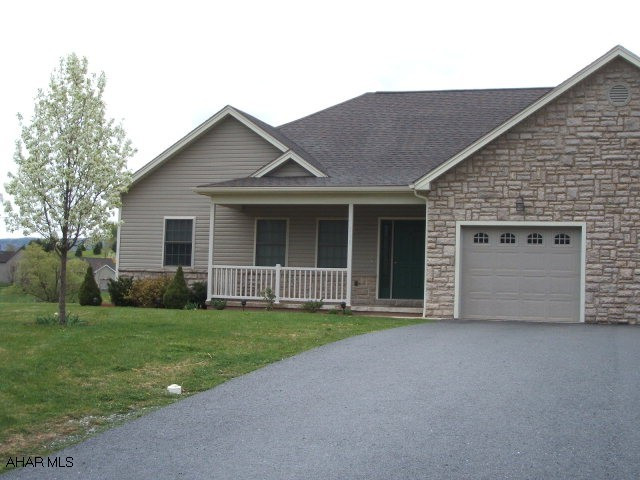Beautiful half double.  3 Bedrooms 2 Baths.  Full finished basement, open floor plan, private deck with a great view, vaulted ceilings, freshly painted.  Assoc fee is $47.00 a month includes grass cutting, garbage and snow plowing - even the driveway!  Low utilities.