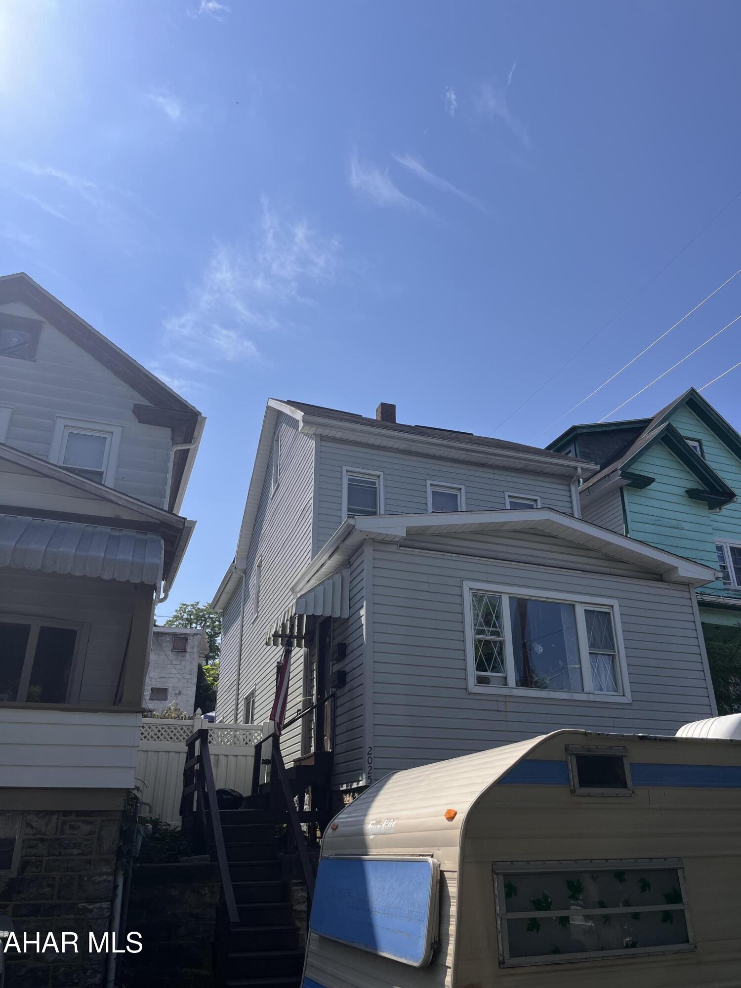 to be sold as a package with ML #'s77734,77730,77729,77733,77735,77731



$420000.
Rent is 675 tenant pays all utilities