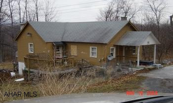 Lot size 157x206x260.  Property sold as is- Call listing agent for addendums prior to writing offer. Lot size 157x206x260.  Property sold as is- Call listing agent for addendums prior to writing offer.