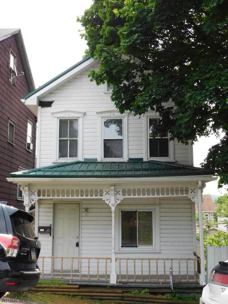 New roof spouting and water tank.  Updated electric kitchen and bath.  A great rental for the investor!!!