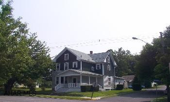 Sharp duplex in great neighborhood.  New siding, windows, roof and 200 amp electric service.  Could easily be single family.  Nice garage with workshop.  Need notice for renters. Sharp duplex in great neighborhood.  New siding, windows, roof, and 200 amp electric service.  Could easily be single family.  Nice garage with workshop.  Need notice for renters.