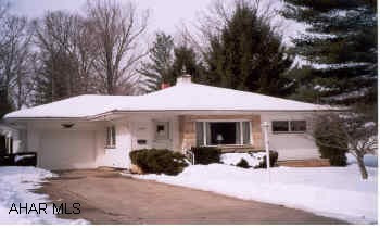 Bellmeade- Near Steak HouseImmaculate- Nicely updated, New Furnace, Central Air. Rec. Room in Basement. Irregular Lot. Immaculate- Nicely updated, New Furnace, Central Air. Rec. Room in Basement. Irregular Lot.