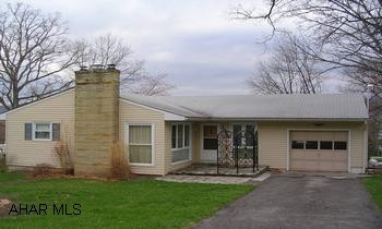 IMMACULATE RANCHER ON LARGE LOT. LARGE DECK OFF DINING ROOM. WALK-OUT FINISHED BASEMENT. IMMACULATE RANCHER ON LARGE LOT. LARGE DECK OFF DINING ROOM. WALK-OUT FINISHED BASEMENT.