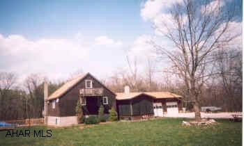 Very private location with great view.  3-4BR's with loft, vaulted ceilings, skylights, 2.5BA's, 3+ acres. Very private location with great view.  3-4BR's with loft, vaulted ceilings, skylights, 2.5BA's, 3+ acres.