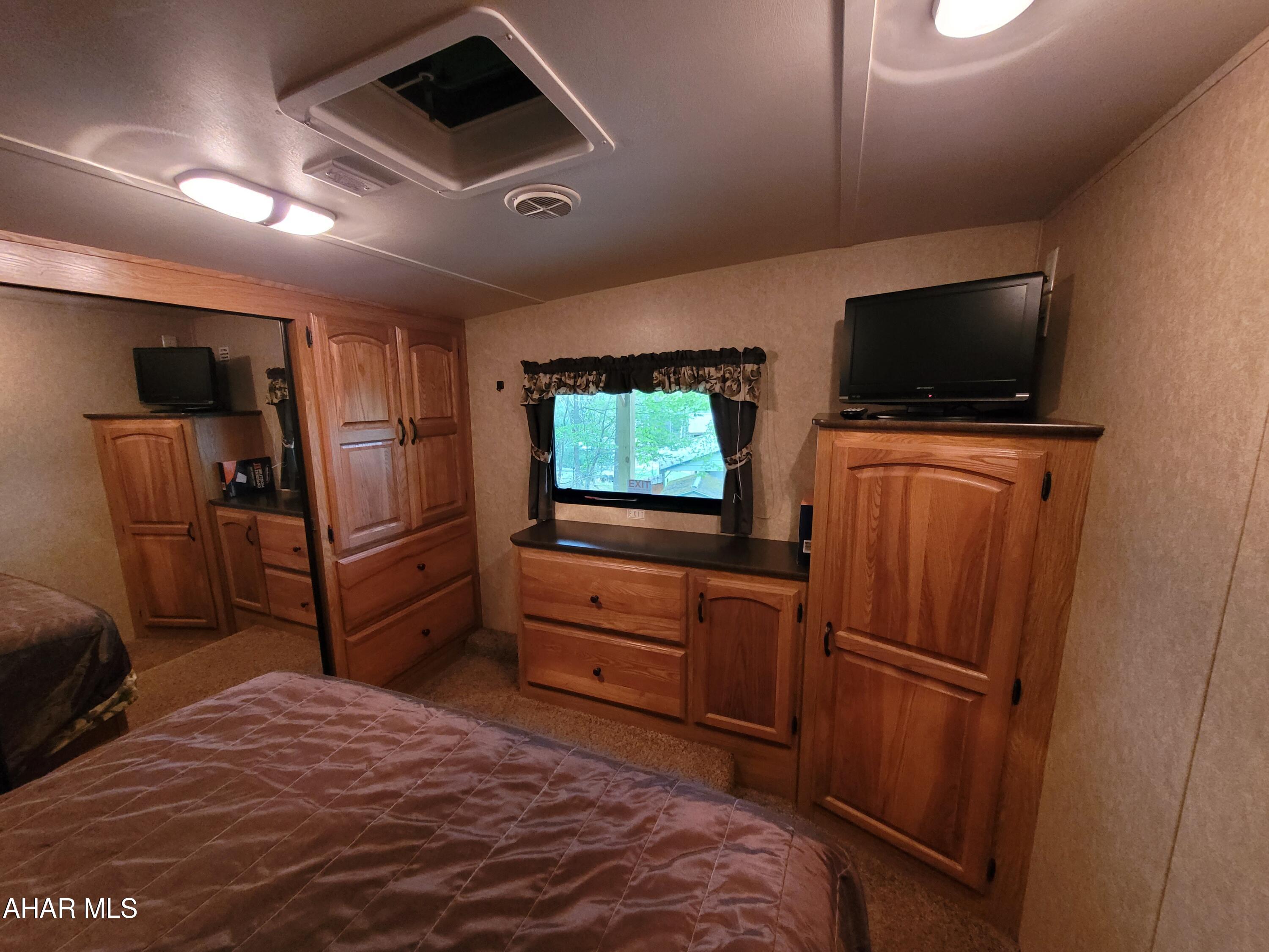 Glendale Yearound - Residential