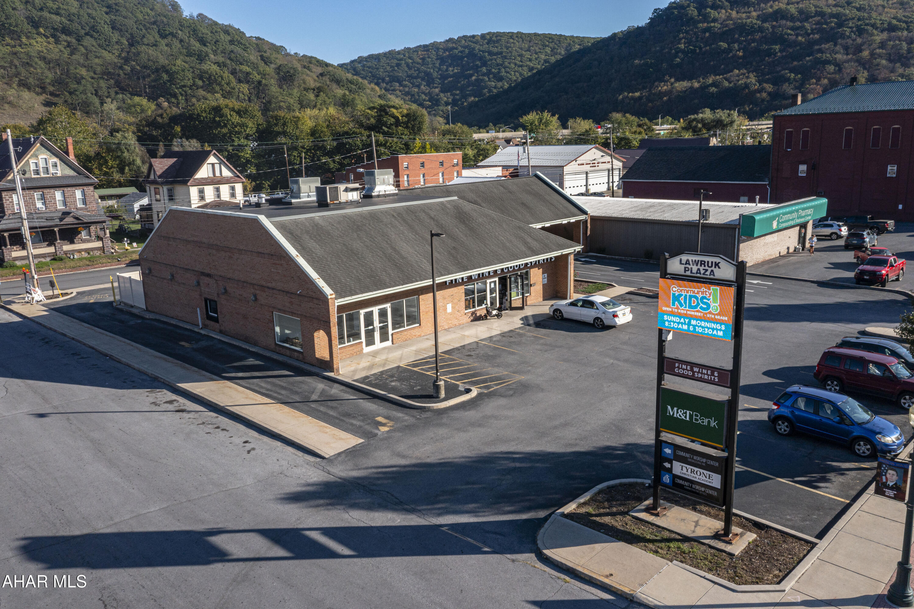 Excellent investment opportunity! This fully rented 4,500 sq ft multi-unit commercial property is located in a high traffic, high visibility area, offering strong exposure for tenants and consistent income for investors. The building consists of multiple commercial units, each with separate utilities, making management straightforward and efficient. Currently leased to established tenants, the property is well-maintained and positioned along a busy commercial corridor, making it an attractive addition to any investment portfolio!