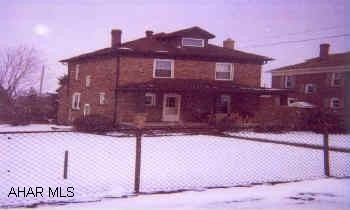 BEAUTIFUL BRICK HOME. LOVELY WOODWORK. LARGE FOYER. UNIQUE KITCHEN. SELLER WILL CREDIT BUYER AT CLOSING $1500 TO REPAIR FOYER CEILING AND BATHROOM FLOOR.