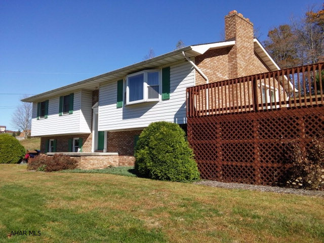 Lovely Rural Setting not far from MD state line. Enjoy the best of both worlds. The family room includes a wood burning fireplace.