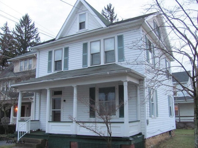 Ebensburg- 2 story 3BR, 1 3/4 bath home on a 50 x 60 lot. 1 car detached garage