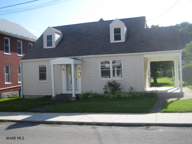 Nice one and a half story vinyl Everett home. One floor living with 2 first floor bedrooms and full bath. Finished attic for large 3rd bedroom. Large eat-in kitchen, formal living room. Concrete block 1 car detached garage with attached carport, covered side porch plus vinyl siding and windows. Property sold as-is. Seller will make no repairs. Offers must be submitted through HUD approved broker. Buyer pays both transfer taxes. Marketed by MMREM.com. More properties at www.HUDhomestore.com. Exclusive agency. Equal Housing Opportunity.