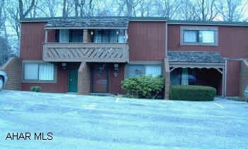 Low maintance. Convenient location.  Clean well mentained.