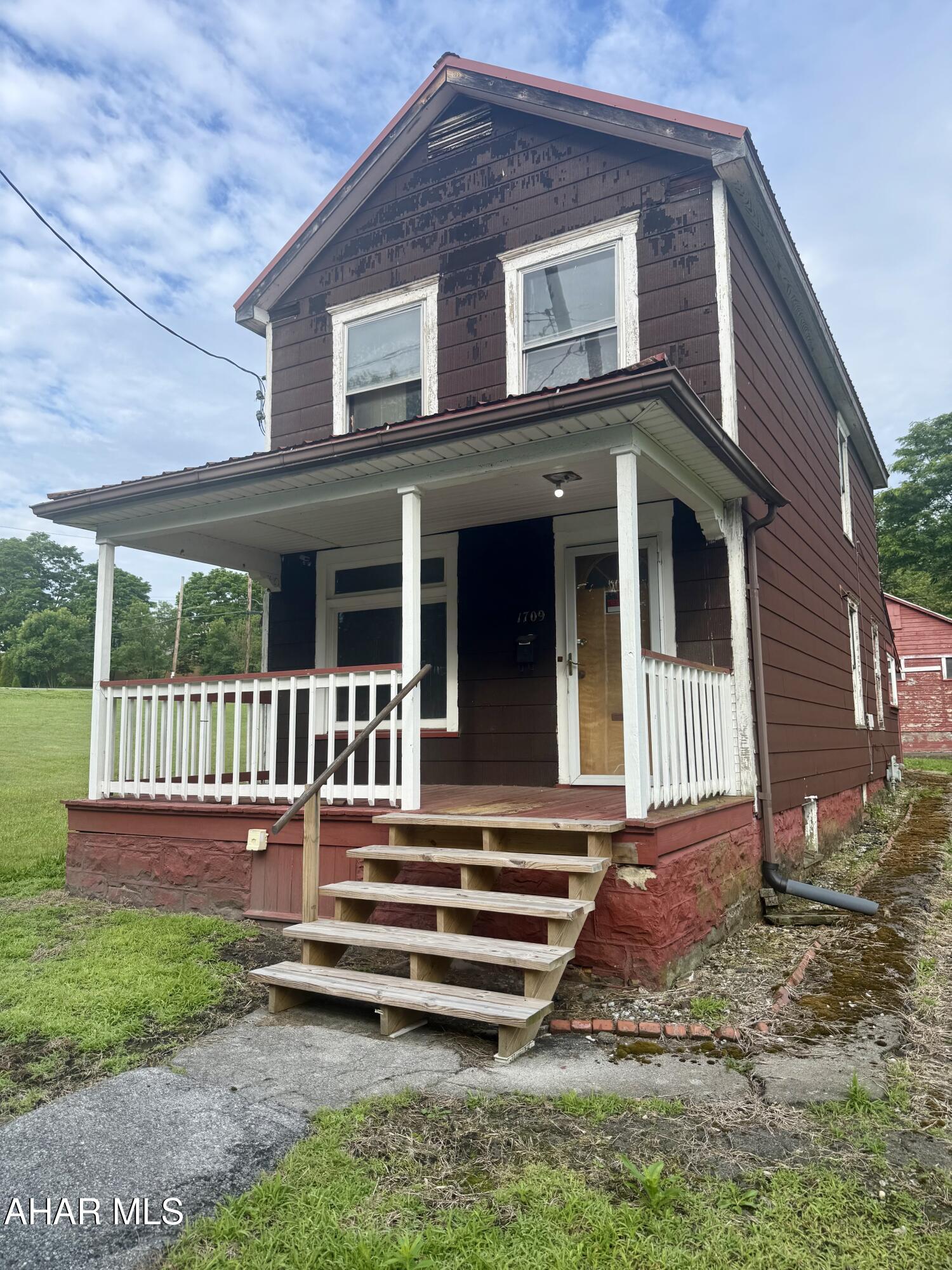 Juniata - Commercial Sale