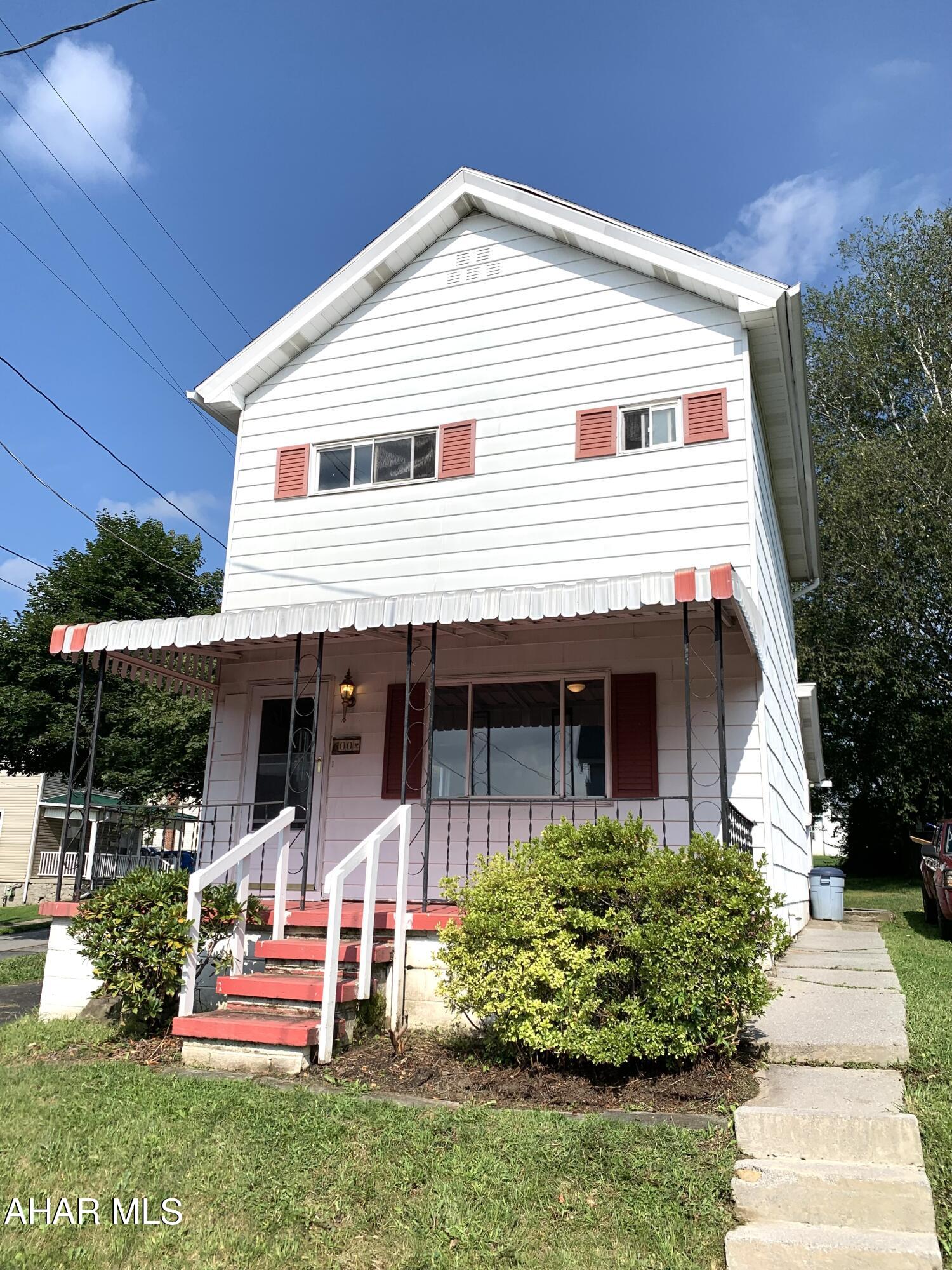 This charming 2 bedroom, 1 bathroom home has been beautifully remodeled. The home offers new carpet throughout and has been freshly painted giving a bright new feel. The home is situated on a corner lot and provides off street parking. Enjoy the open concept and the convenience of laundry on the main floor. Don't miss out on this opportunity and call me today for your private tour!
