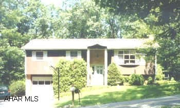 Bellmeade Estates- 3 BR, 2 BA, LR, F/DR, Kit Range, Dishwasher, Disposal, FR/Heatalor FP, Office, Laundry, Garage, Zoned Heat,  Screened Porch, Heated above-ground pool, new liner, Roof 5 yrs - Lot 125x160 Logan Twp.