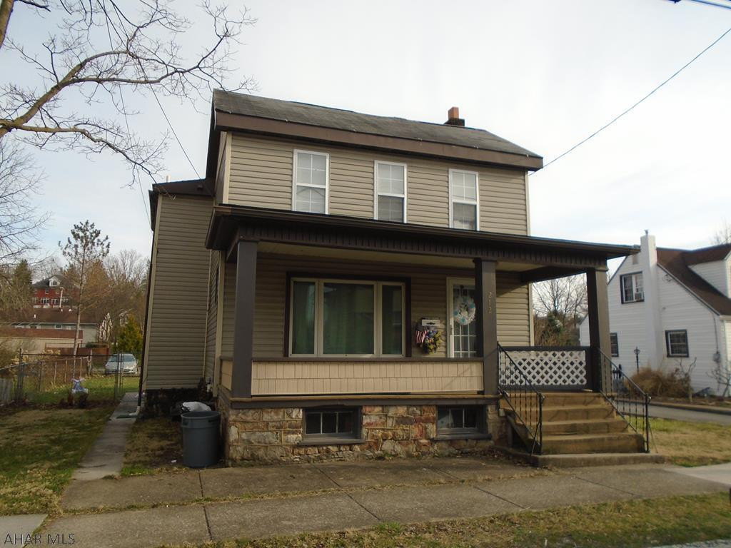 Hollidaysburg Borough!! Walking distance to schools and YMCA. 3 bedroom 1 bath home with large fenced yard. Laundry on 1st floor. Vinyl siding. Central air. Great investment!