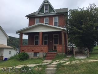 2BR 2 BA All Brick on 50x120' lot.