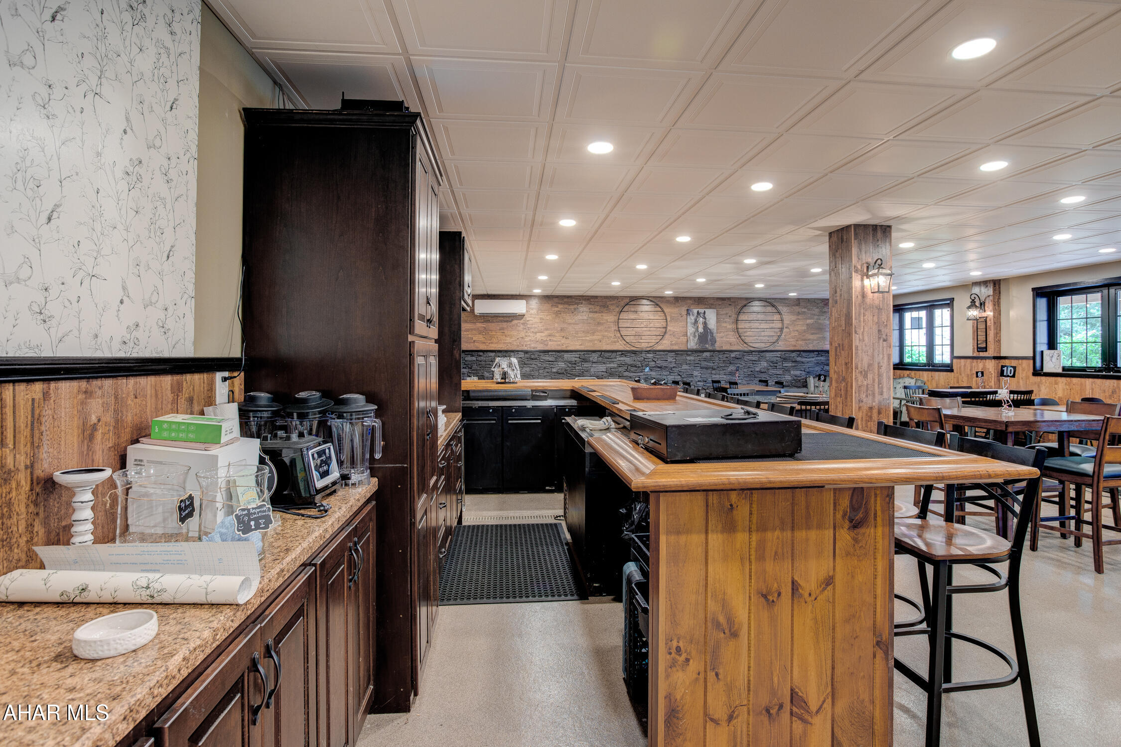 Juniata - Commercial Sale