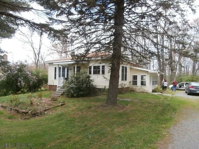 Estate sale. Bungalow on nice lot. House needs TLC. Foundation repair needed. Wont qualify for financing in its current condition.
