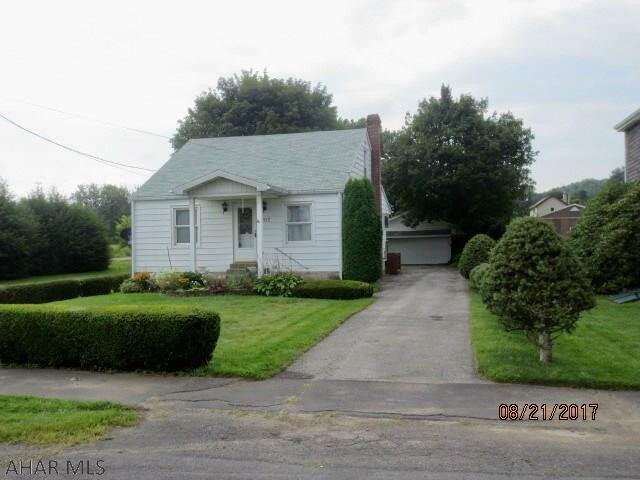 well built & well maintained cozy home