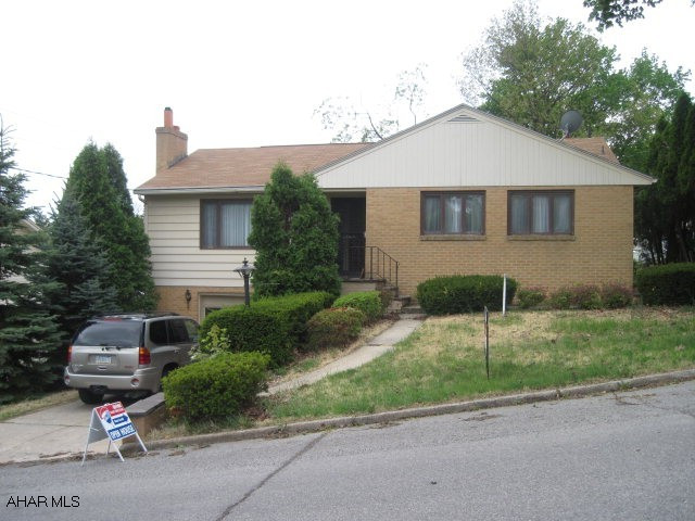 Nice One Story Brick Ranch - 2/3 BR - 2 Bath - 1 Car Garage - Central Vac - Finished Basement - Must See - New Carpet Throughout - Pull Down Stairs With Attic Storage.  Possible Short Sale. Nice One Story Brick Ranch - 2/3 BR - 2 Bath - 1 Car Garage - Central Vac - Finished Basement - Must See - New Carpet Throughout - Pull Down Stairs With Attic Storage.  Possible Short Sale.