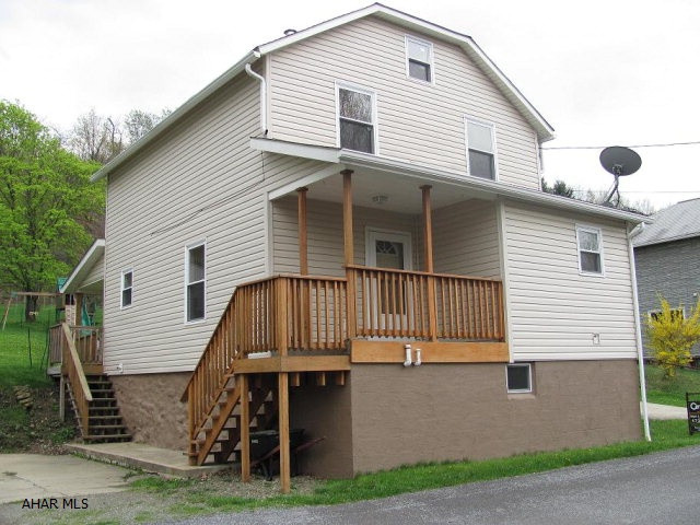 Colver- Totally remodeled 3 Bedroom home on a dead end street. New kitchen w/ appliances, Swing set included. Low taxes!
