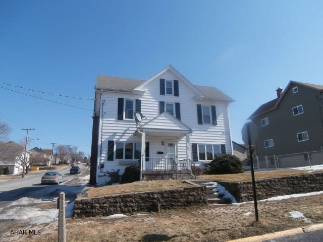 This is a home located in Portage. The main floor features a kitchen, living room, dining room, laundry, 1/2 bath and foyer. The second floor has three bedrooms and a full bath. Make this home your own!This property was built prior to 1978 and lead-based paint potentially exists.