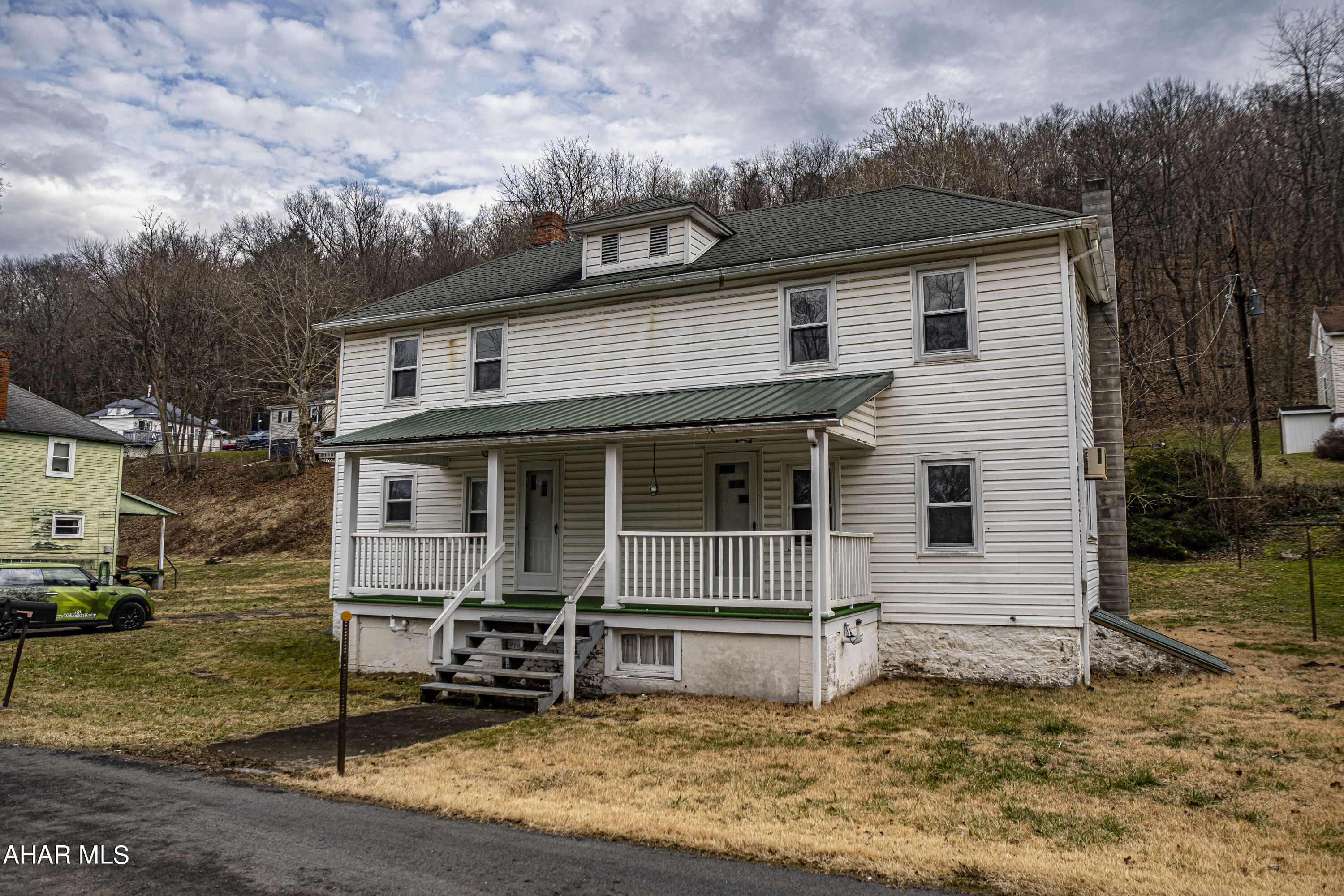 With a few updates, this duplex could be a great income producing property. Owner could also live in one side and rent the other. There are lots of possibilities with this property.