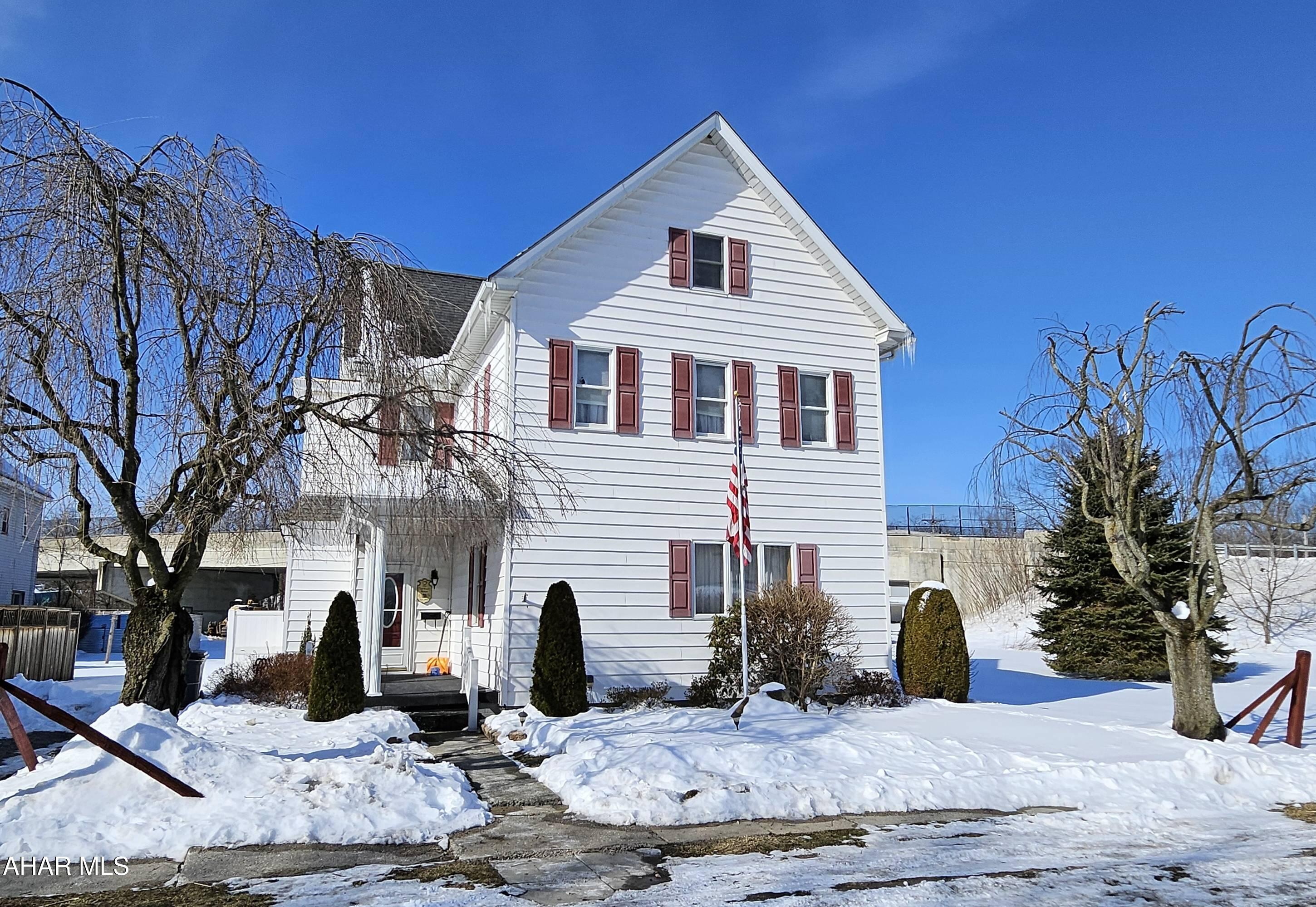Beautifully maintained 3-bedroom, 1.5-bath home with a spacious, open feel perfect for everyday living and entertaining. Enjoy large bedrooms, a cozy gas fireplace in the living room, and an eat-in kitchen with all appliances included. A sun-filled room opens to a flat, fenced backyard with shed. Plus a separate family room and off-street parking—this one checks all the boxes.