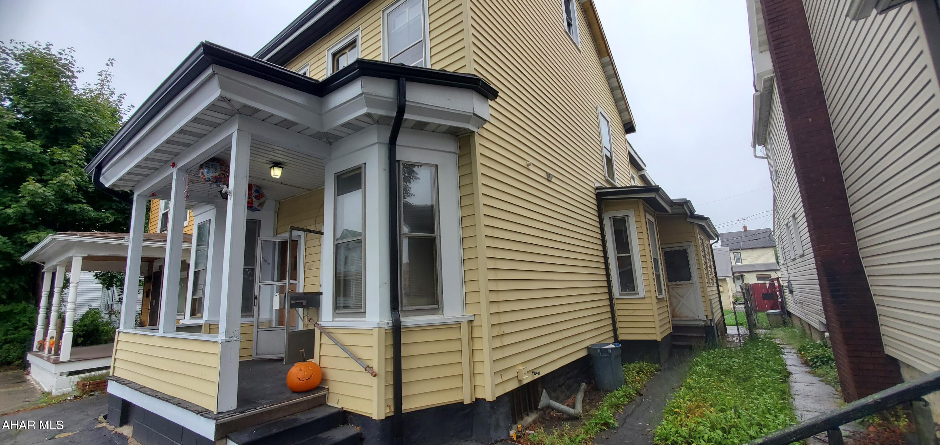 DUPLEX!!! Live in 1 side while other side pays the bills! Unit 1 occupied, Unit 2 handyman special! Good bones, New metal roof, large 2/3 car garage also could be rented. Money maker! MOTIVATED!
