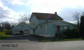 Loads of parking space detached-2-car garage with flagstone patio spacious Living Room with Bonus Room & Dining Room- Lg Kitchen -3 Bedroom Garage has loft for storage- New Furnance. CallDee for Showings Loads of parking space detached-2-car garage with flagstone patio spacious Living Room with Bonus Room & Dining Room- Lg Kitchen -3 Bedroom Garage has loft for storage- New Furnance. Call Dee for Showings