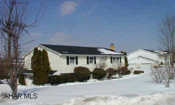 Bi-Level on Lg Corner Lot, 3 Bedroom, 2 Baths, 1 Car Garage attached. New Floor In Kitchen, Bath, Room of Family Room, DR, Living Room, Fireplace in Family Room, Fruit Trees, 200 Amp Service Storms,Ceramic Floor Bath. Great Home to Raise your Family!  Foot of Ten School- Convenient Location-3-Bedroom, Family Room,Computer Room,Fireplace Nice lot. Call today to See for Yourself.