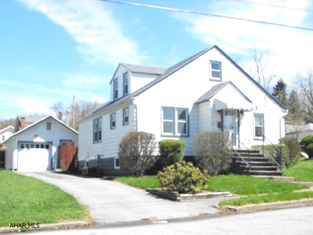 Super home with really nice kit & BA's.  Everything is modern from top to bottom.  Large bright rooms & lots of storage.  Oversized 1-car garage & terrific 16x32 inground pool for entertaining.  Covered patio. Family room would make a nice 3rd BR, has 3/4 BA off it.