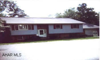SUPER NICE BI-LEVEL. LARGER THAN IT APPEARS. A MUST SEE! FAMILY ROOM & OFFICE DEN/BEDROOM ON LOWER LEVEL. GRAT BACK YARD. COVERED DECK WITH VIEW. EASY ACCESS TO I-99.
