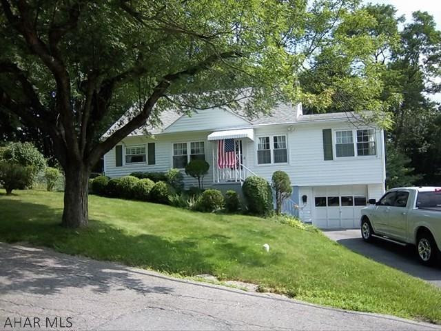 3 BR 2 Bath home in Fairview. Newer Roof, Windows, and Siding make this easy on maintenance. Tons of storage, character, and space make it worth looking at. Call today for your showing appt.