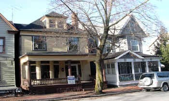 2.5 STORY HOME. BEAUTIFUL LEAD GLASS WINDOWS. BEAUTIFUL HARDWOOD FLOOR 1ST FLOOR. POCKET DOORS, STAIN GLASS WINDOW. 3 BEDSROOM WITH POSSIBLE 4TH IN ATTIC WITH HEAT. VERY CHARMING.
