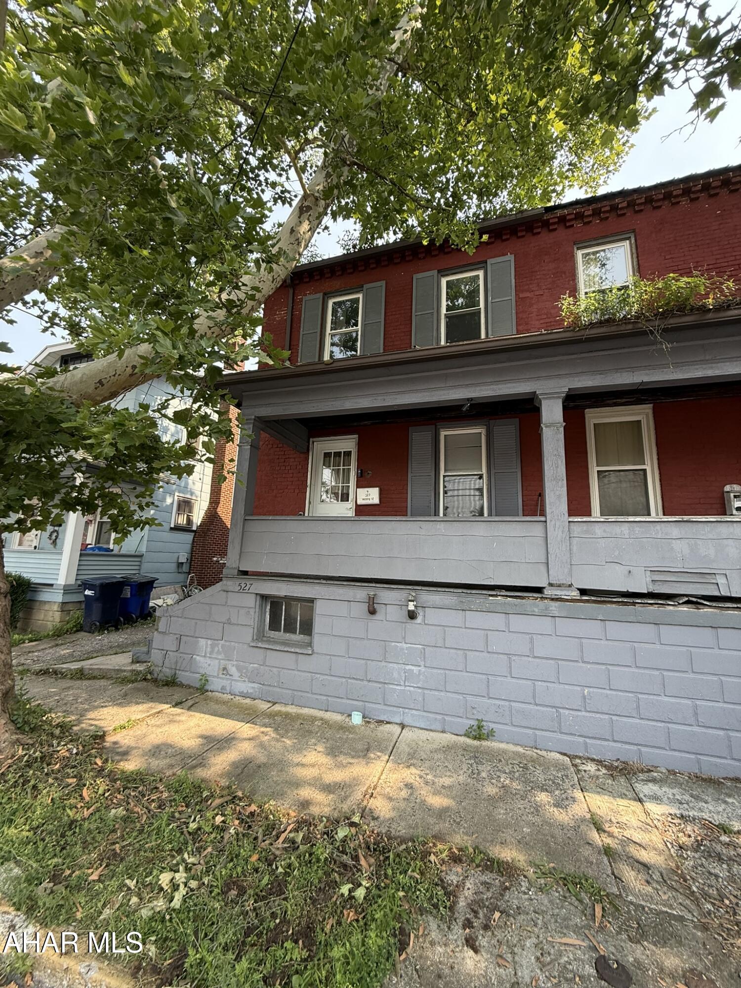 Welcome to 527 Moore Street! This 3-bedroom, 1-bath half duplex offers an excellent opportunity for a first-time homebuyer, investor, or anyone looking to make a home their own.

The property is move-in ready while offering the chance to update and personalize it over time. Whether you're looking to expand your investment portfolio or purchase an affordable home with room to build equity, this property offers plenty of potential.

Conveniently located close to local amenities, schools, and everyday conveniences, this home is ready for its next owner. Schedule your showing today and see everything 527 Moore Street has to offer!