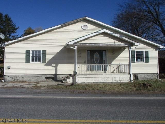 Great opportunity to own this single family ranch-style home located in Bedford County. Home was built in 2002 and features 4 bedrooms and 2.5 baths family room, and kitchen. Property is convenient to restaurants and shopping area.