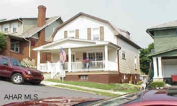 Super house with kick-butt oak kitchen, newer vinyl windows, newer gas FHA furnace with central air and air cleaner.  Beautifully decorated, gas fireplace in living room and private rear patio. Modern bath.  Excellent condition, ready to move into.