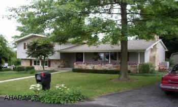 MUST SEE! REALLY SPACIOUS & WELL MAINTAINED. HARDWOOD FLOORS. VERY OPEN FLOOR PLAN. PATIO & DECK. IRREGATION SYSTEM IN YARD.