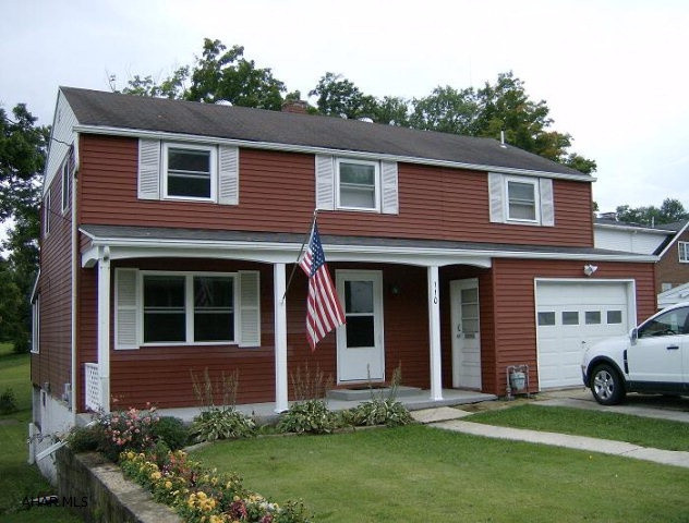 Elderwood- 2 story, 4 BR home with 1 car integral garage on a 50 x 127 lot. Pella Thermostar windows with lifetime warranty.  New insulation through out the attic and garage. Energy star certified front door.